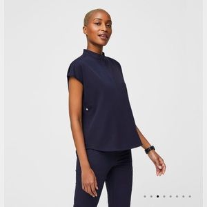 FIGS: Navy, scrub top. size XS